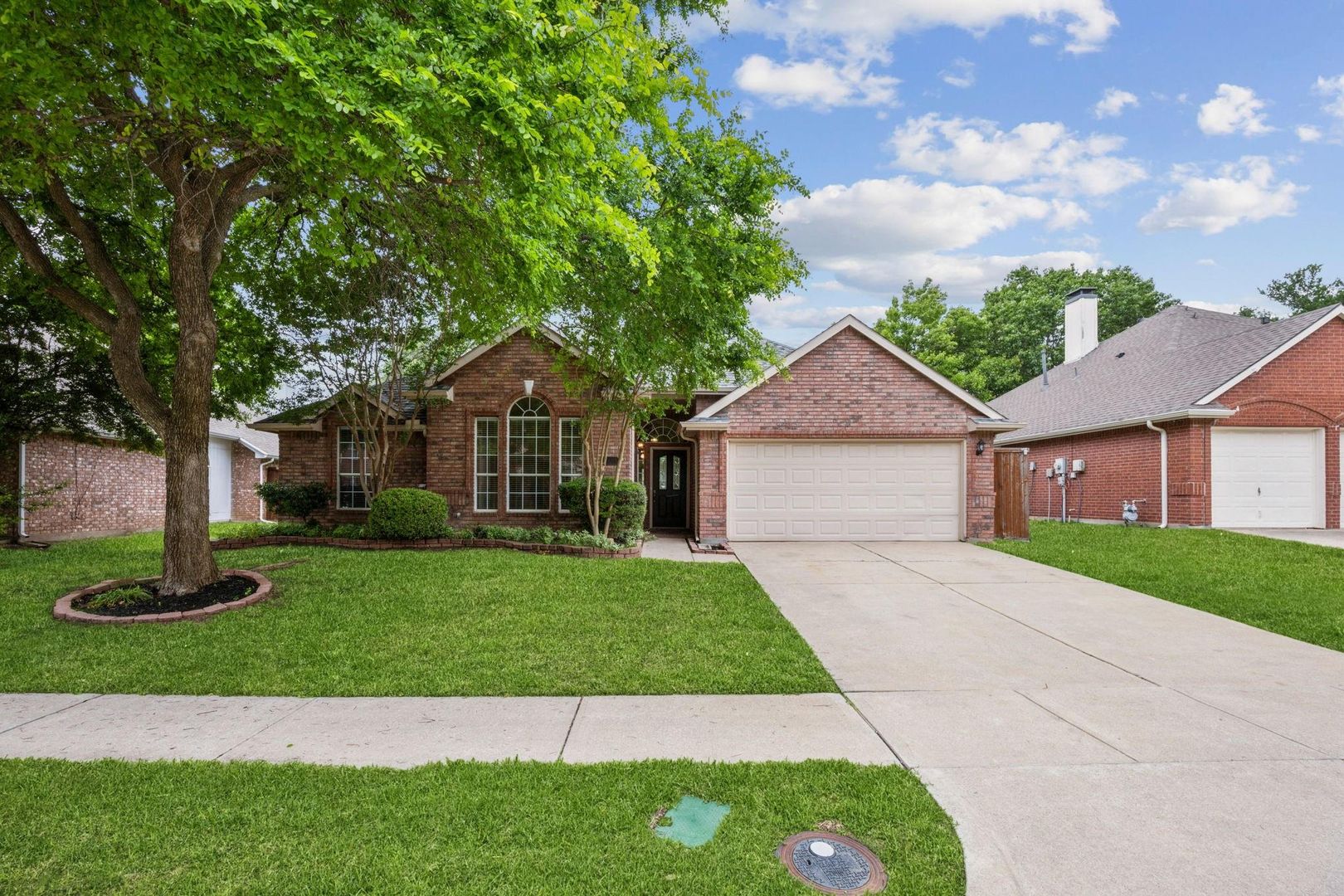 Frisco House: 5605 Belle Chasse Ln
