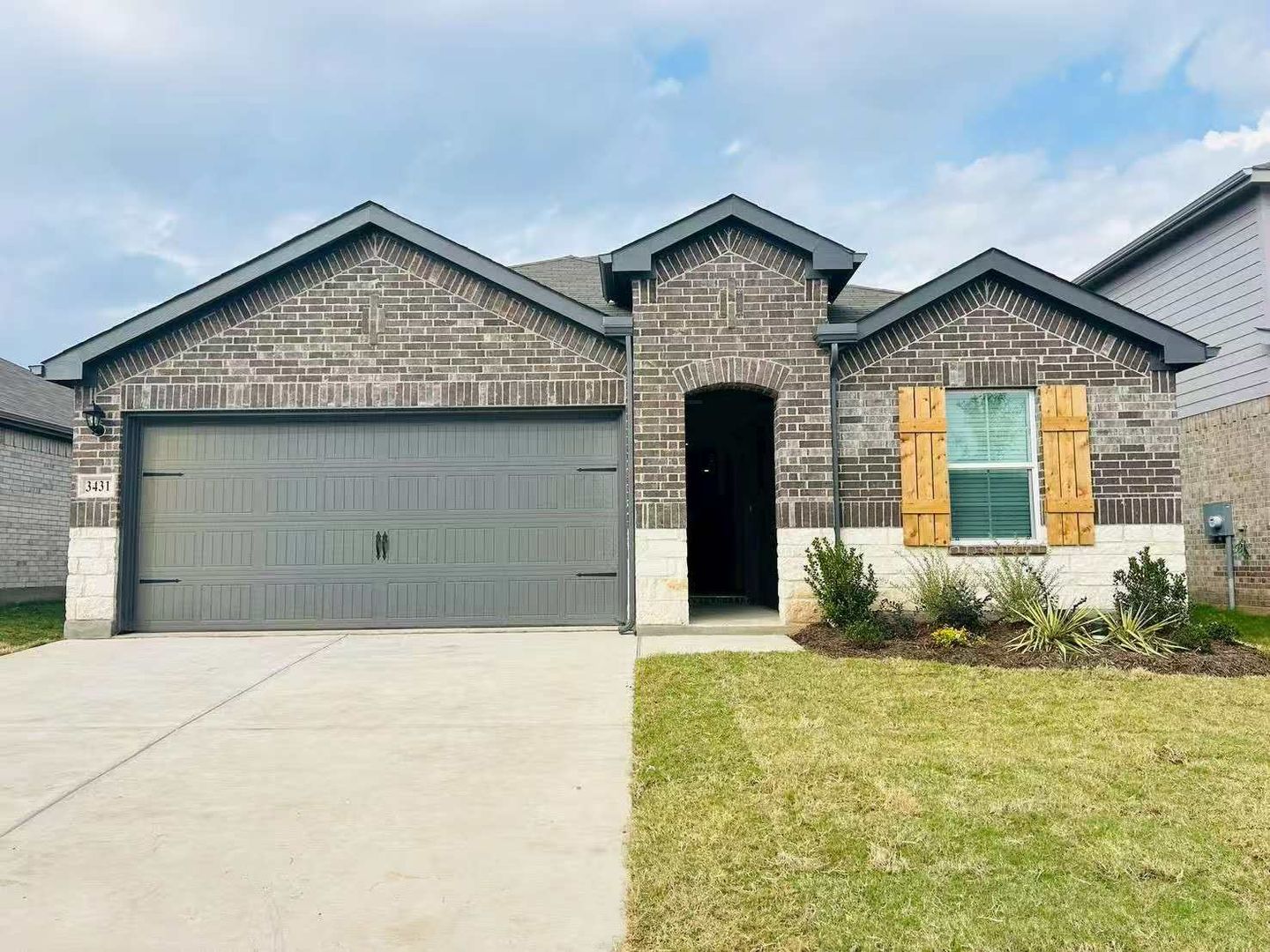 Sherman House: 3431 Rendezvous Way