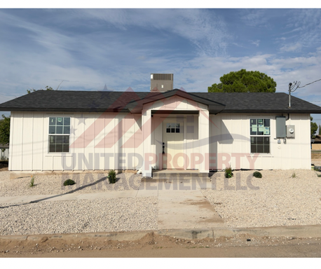 2 Bed 2 Bath Rental at 2601 Oregon St, Carlsbad, NM – photo 1