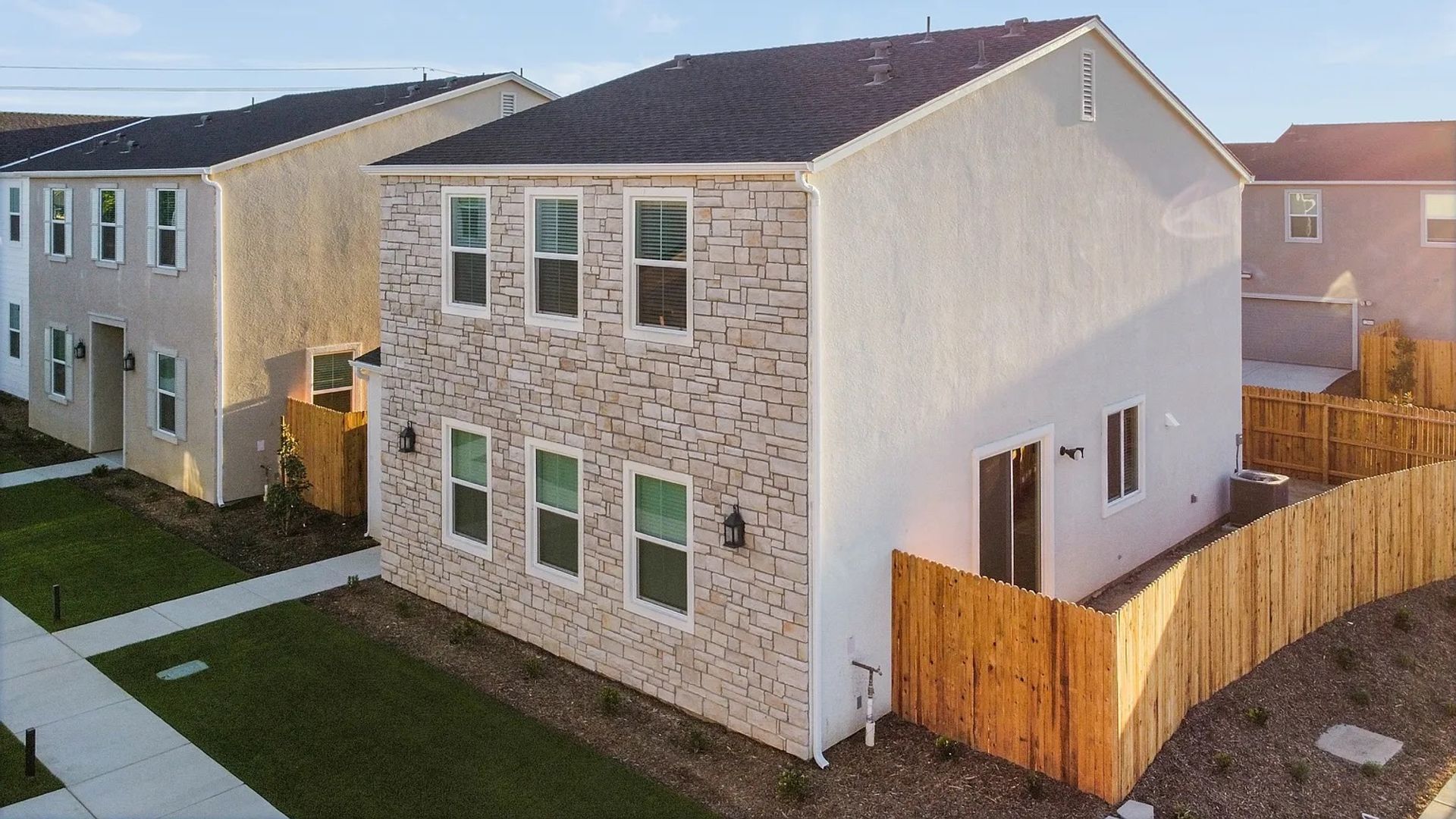 Bakersfield House: 12541 Camino Glorieta