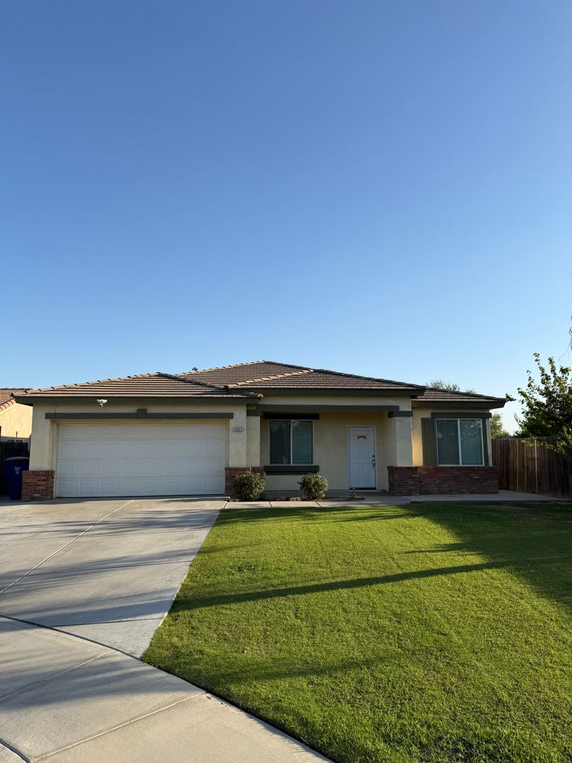 Bakersfield House: 2623 Bagwell Ct.