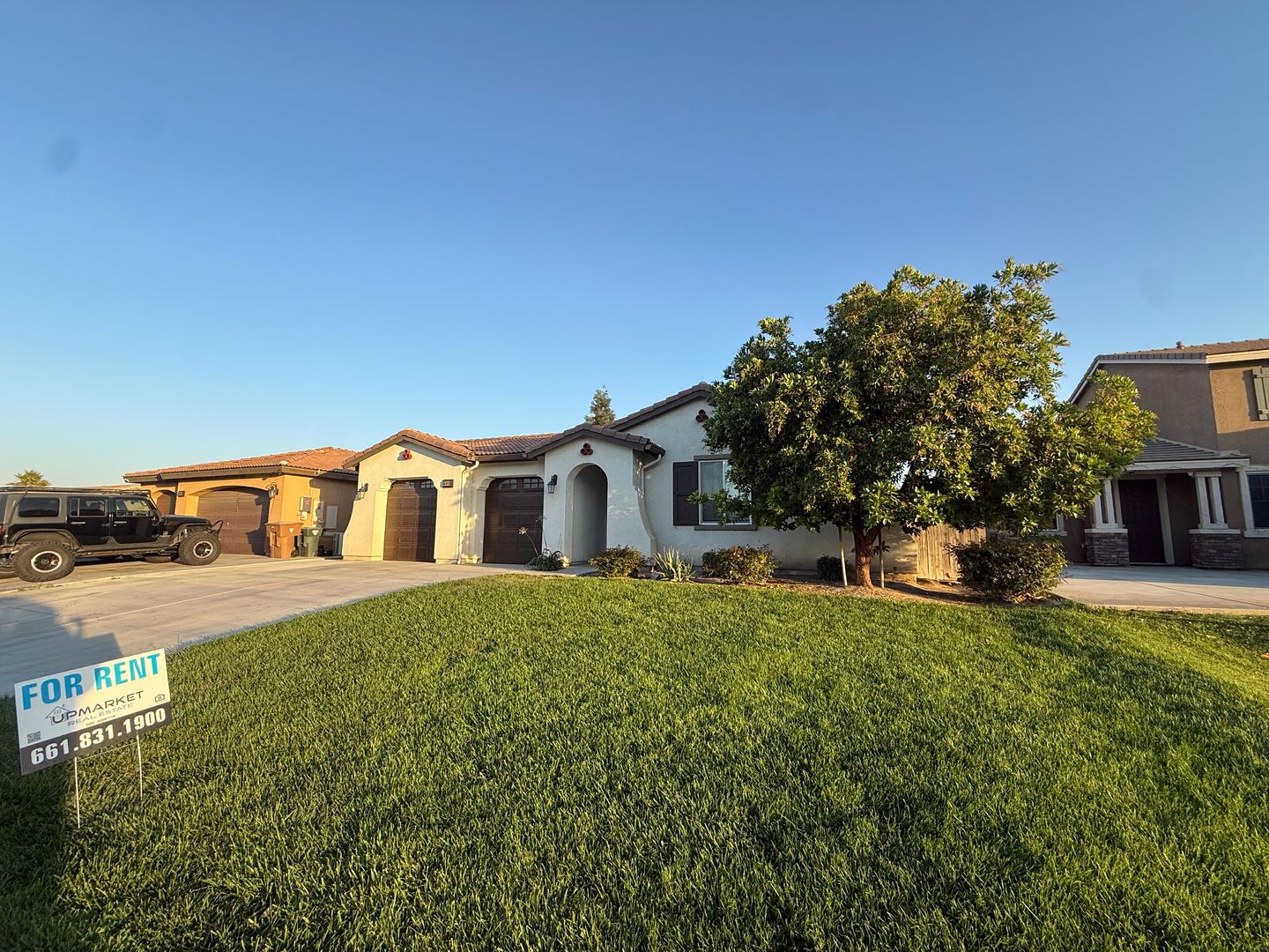 Bakersfield House: 6009 Moonstone Peak Dr.