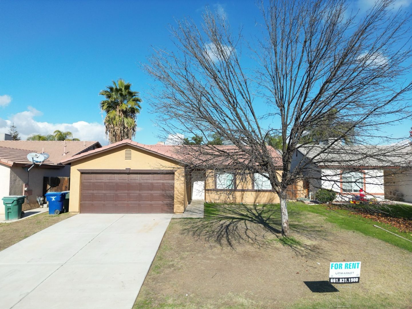 Bakersfield House: 530 Sunset Meadow