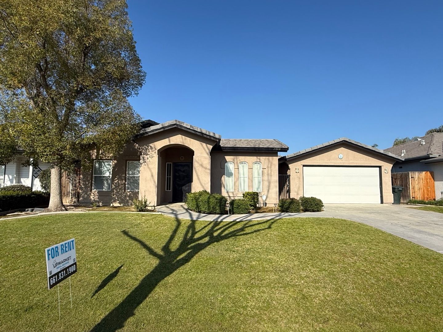 Bakersfield House: 11512 Marazion Hill Ct