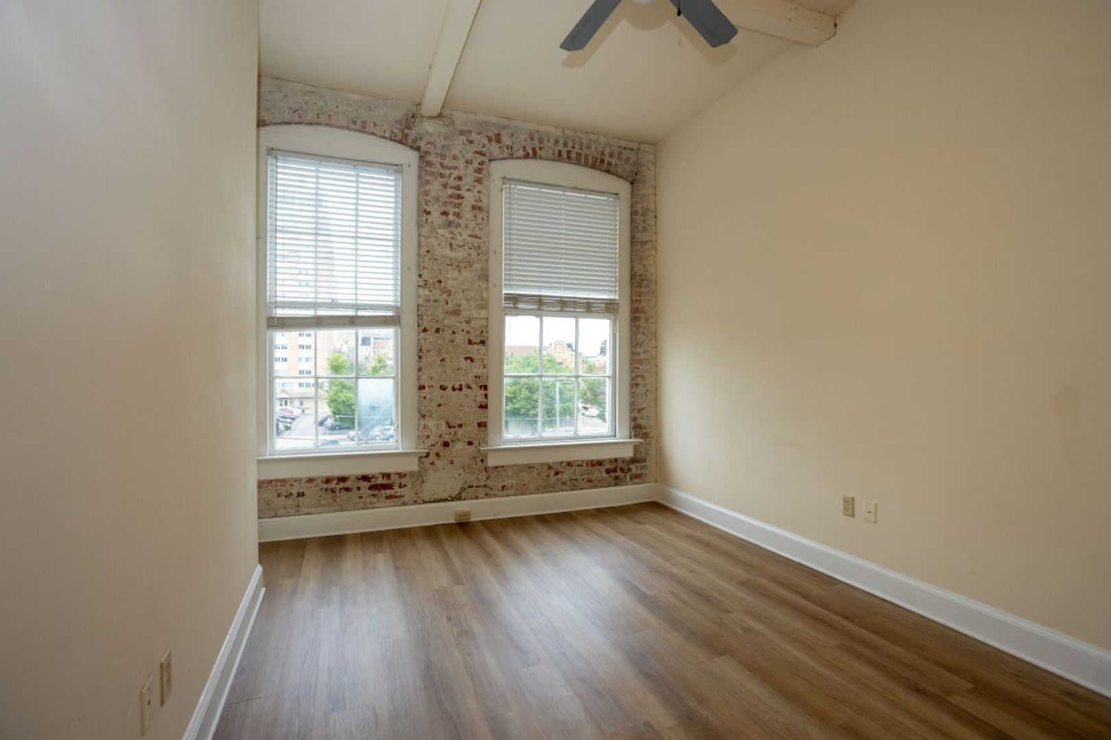 Richmond Apartment: 115 W Broad St