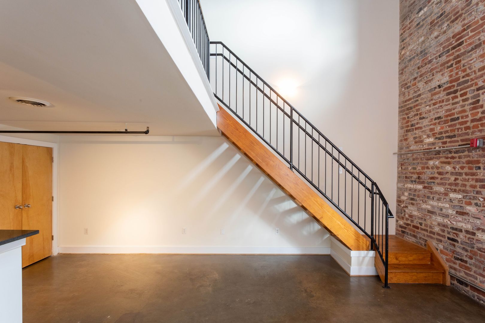 Richmond Apartment: 1201 W Clay St