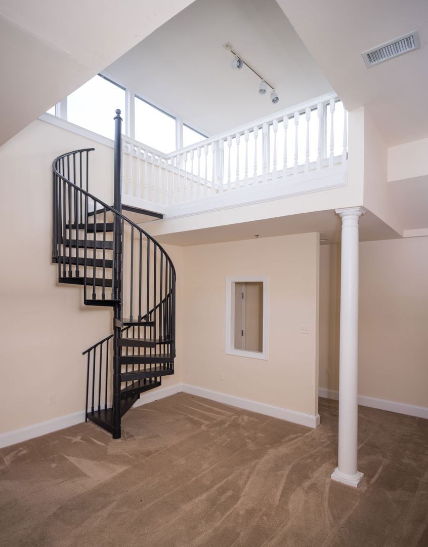 Richmond Apartment: 115 W Broad St