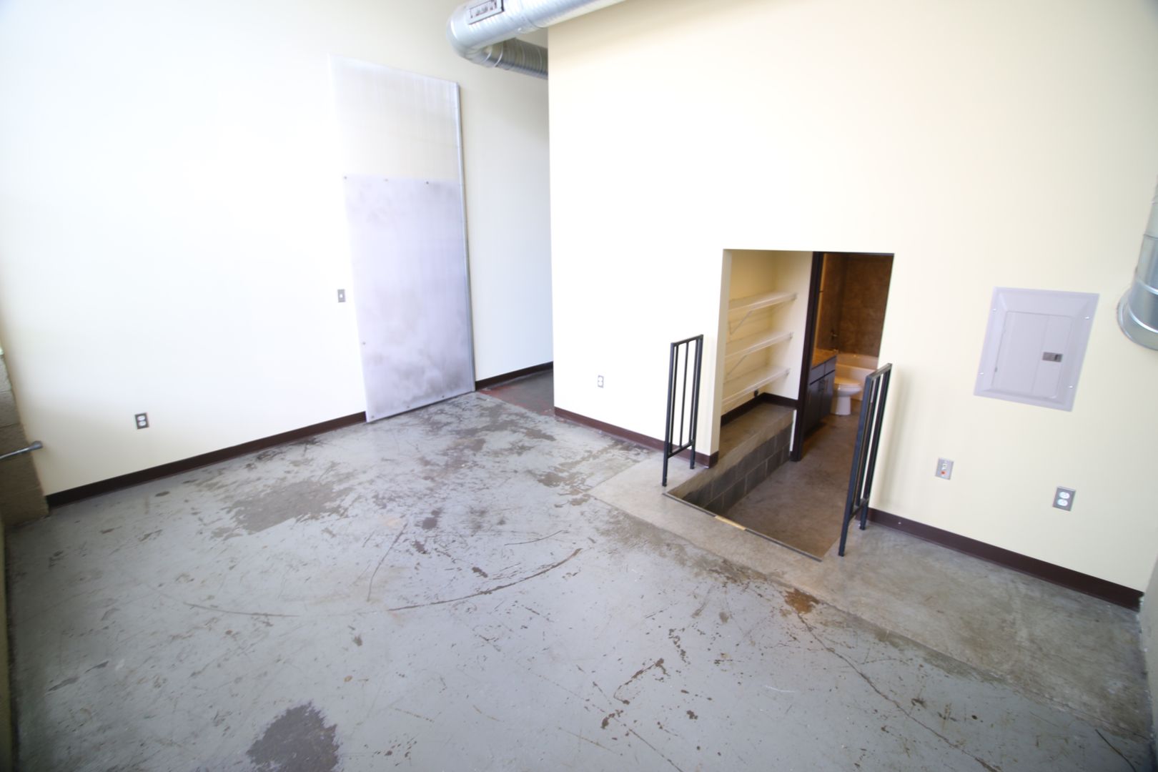 Apt. 22 8 of 12