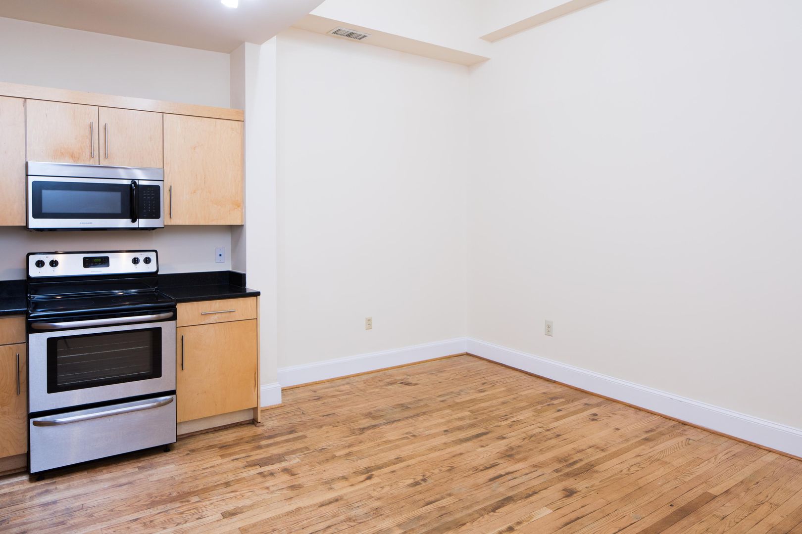 Richmond Apartment: 115 W Broad St