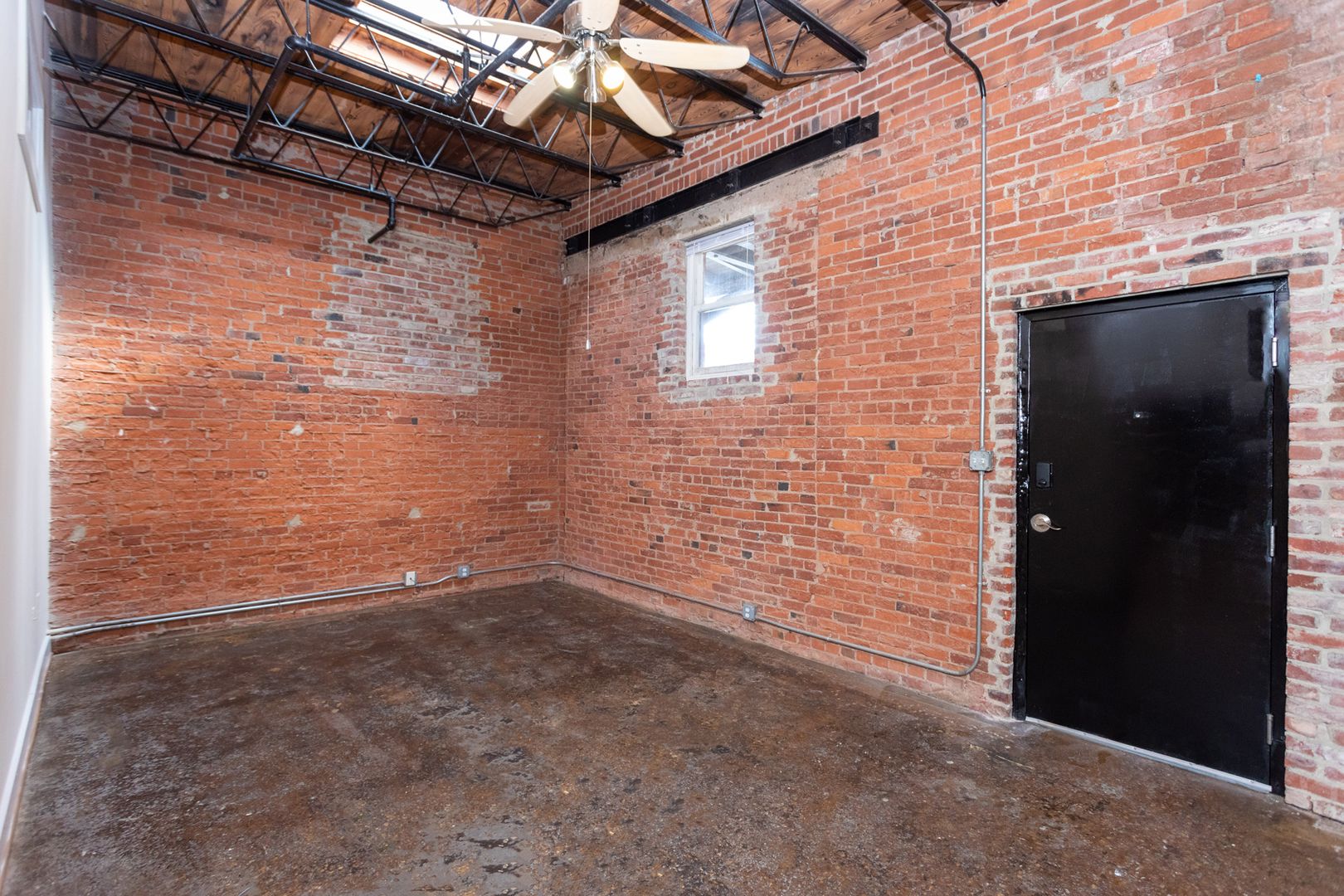 Richmond Apartment: 1201 W Clay St