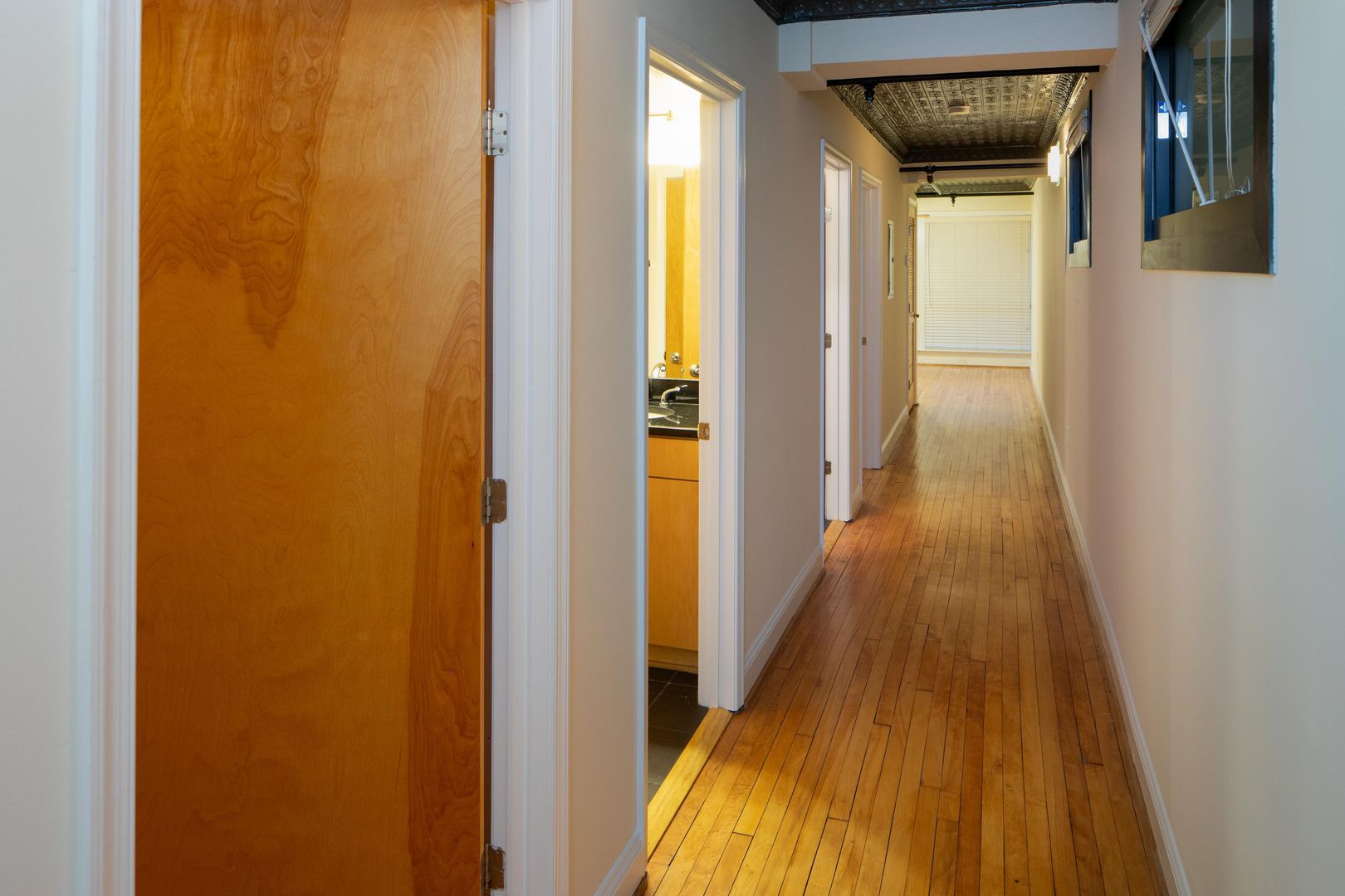 Richmond Apartment: 115 W Broad St