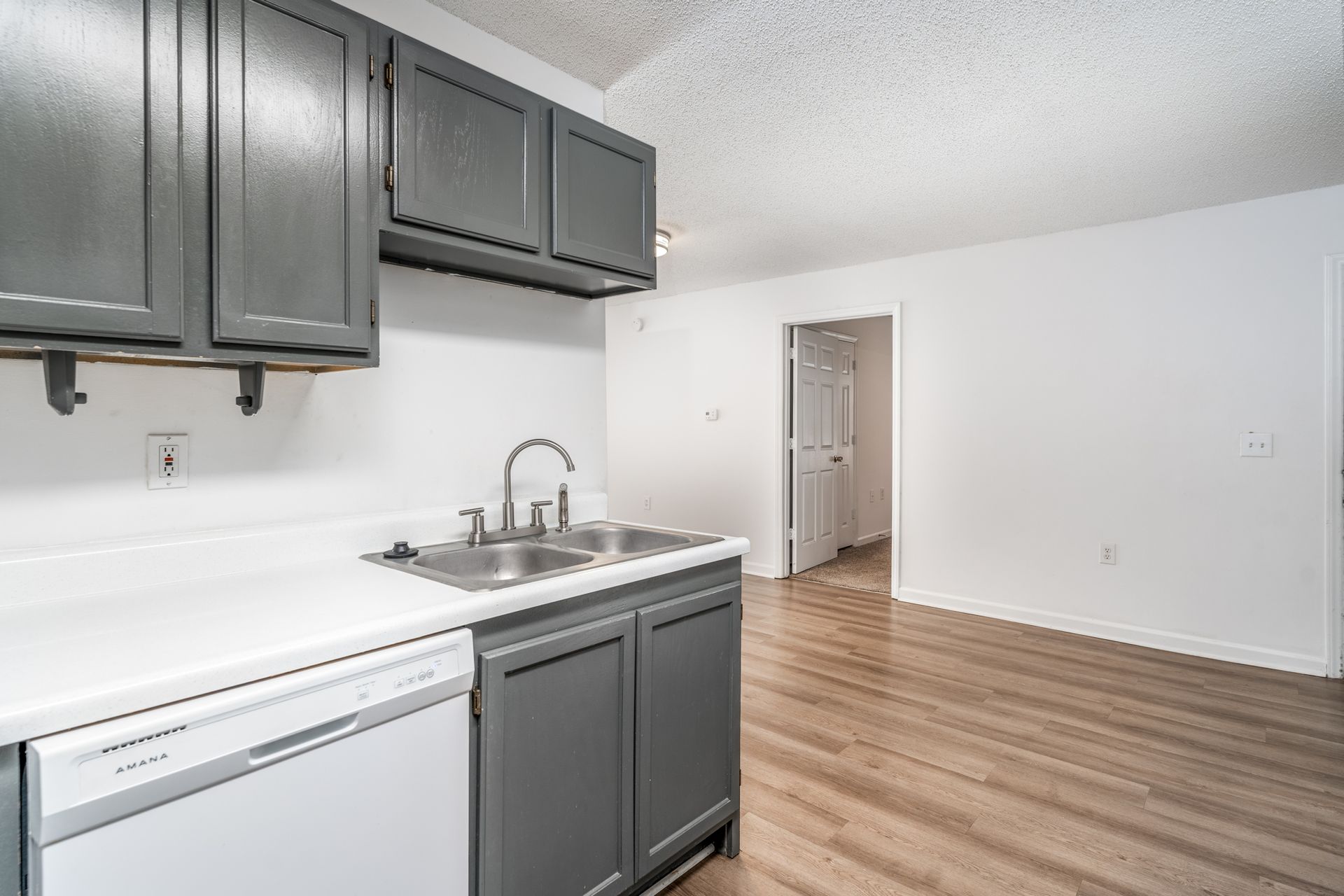 Reynolds Place Apartments 4 of 12