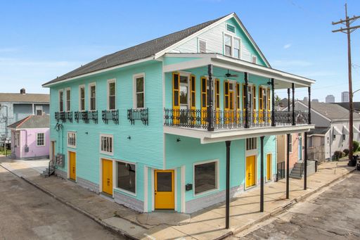 2 Story Unit in Historic Building – photo 1
