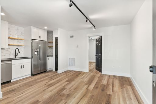 1BD/1BA in Bywater, W/D in Unit – photo 1