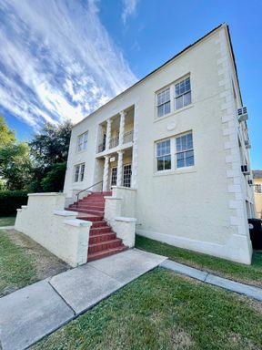 2 Bed/1 Bath Near Campus – photo 1