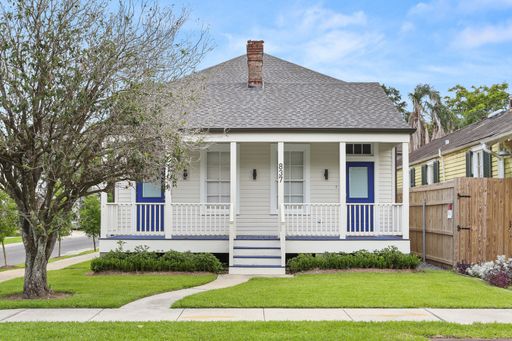 4BR New Renovation, Steps to Tulane Campus! – photo 1