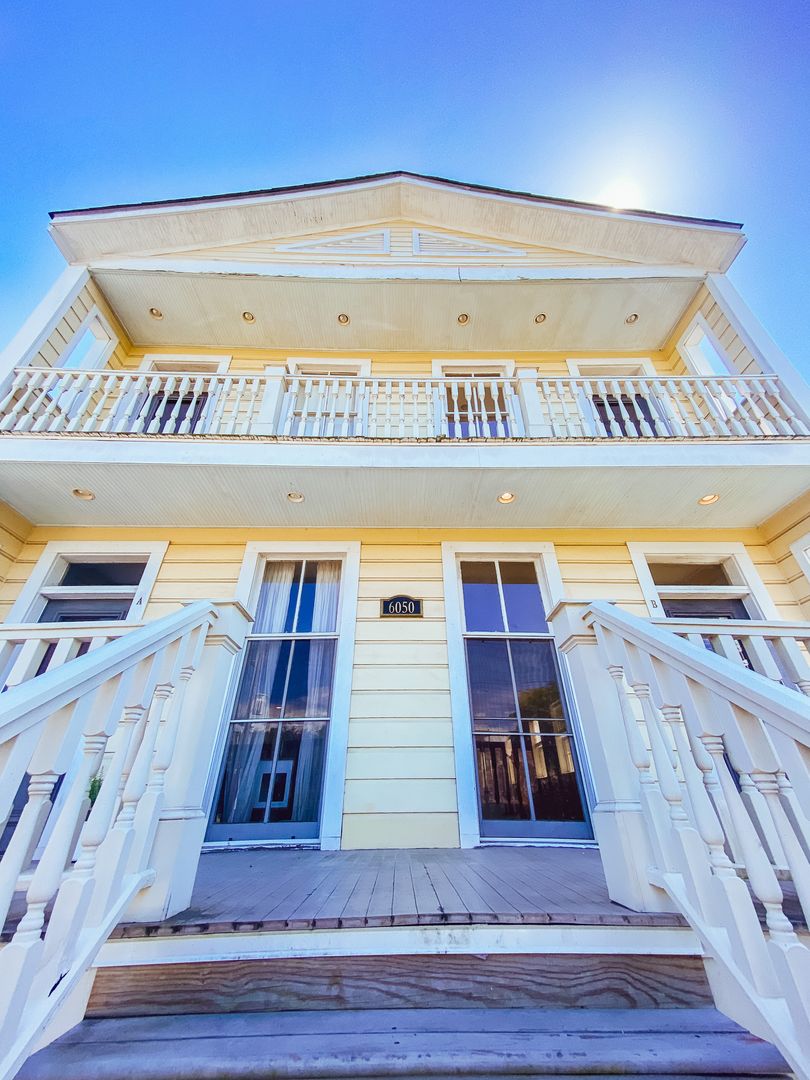 New Orleans Apartment: 6050 Laurel St