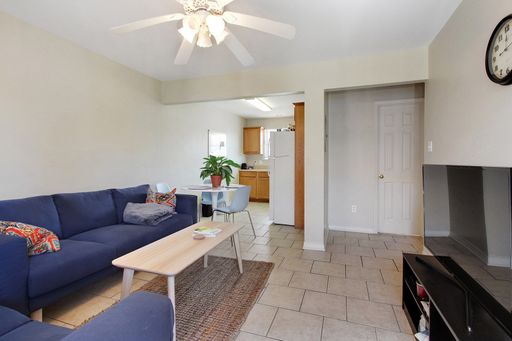 2BD/1BA Apartment, Gated complex, Shared Laundry, and Off Street Parking – photo 1