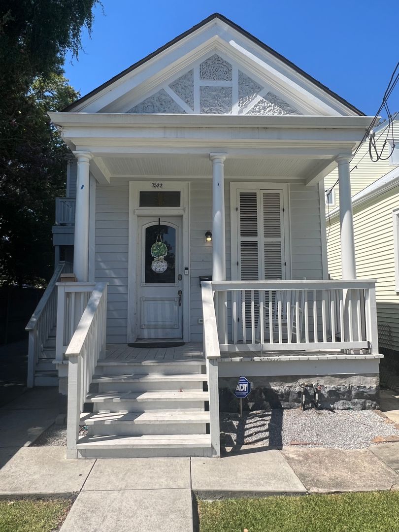New Orleans Apartment: 7522 Burthe Street