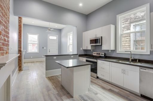 2BD/2BA in Central City – photo 1