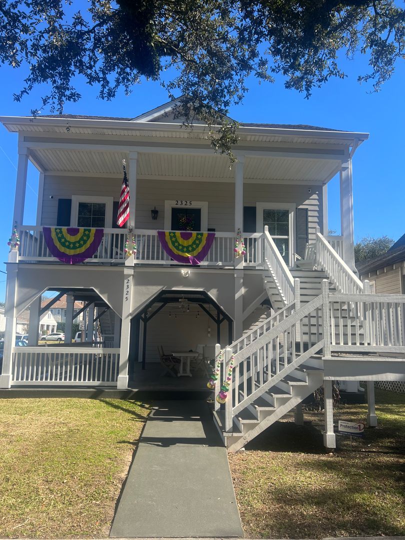 New Orleans House: 2325 State Street