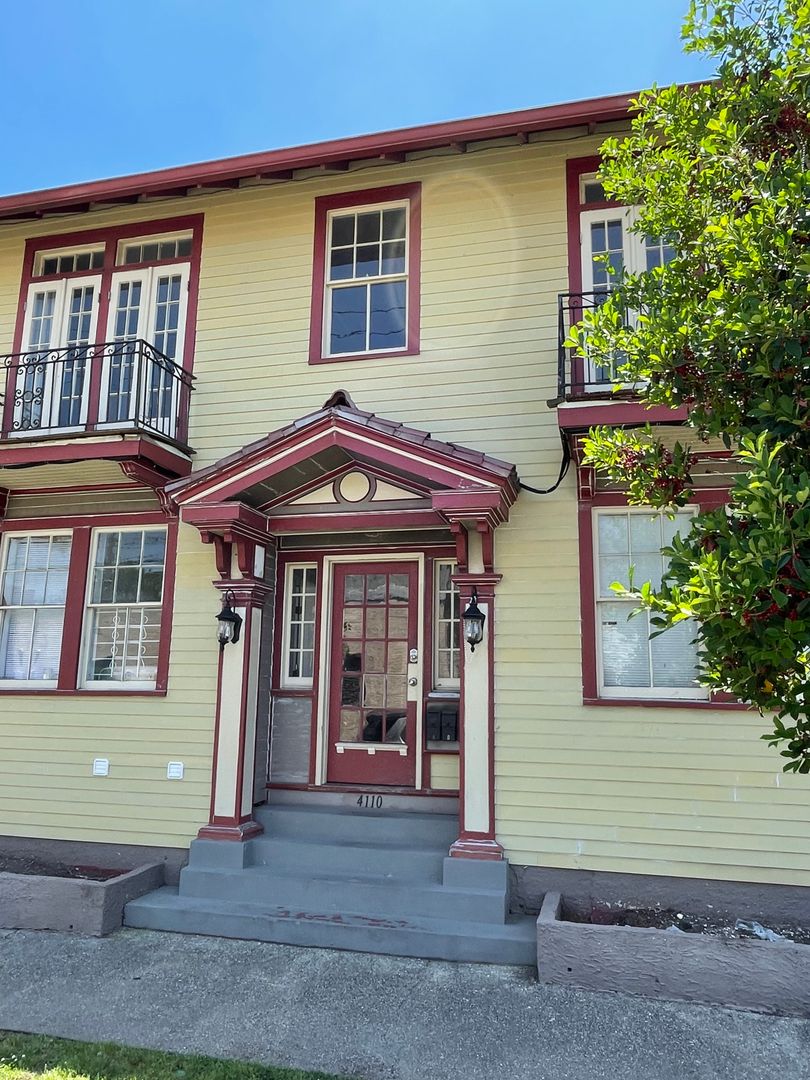 New Orleans Apartment: 4639 - 41 South Carrollton and 4110 - 16 Cleveland