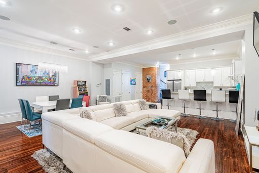 Gorgeous 3BD/2.5BA – photo 1
