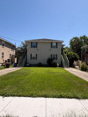 3BD/2BA Near Lakefront – photo 1