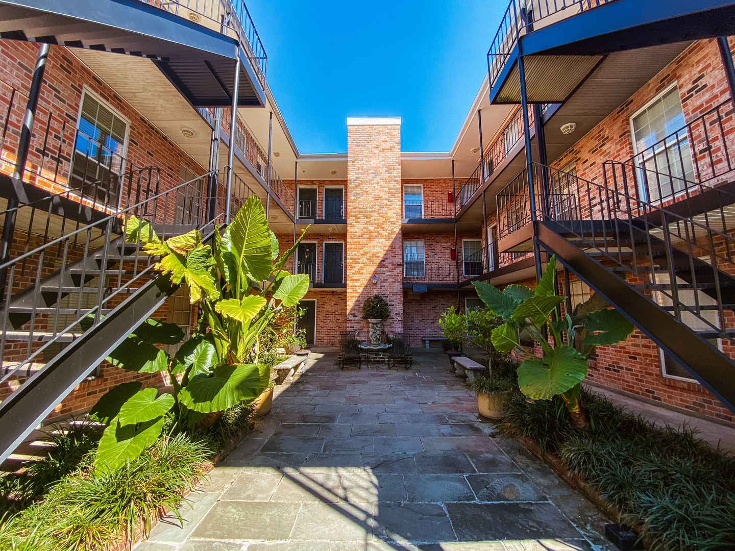 New Orleans House: 732 Cherokee #209