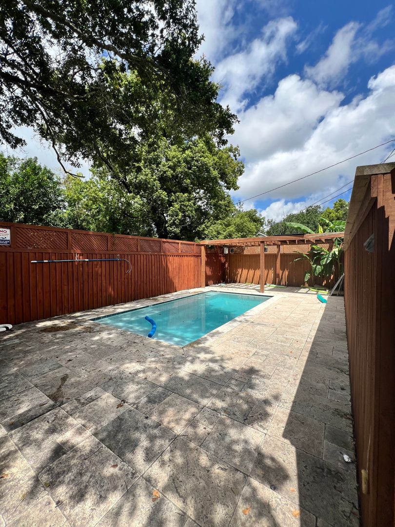 New Orleans House: 7710 Oak Street