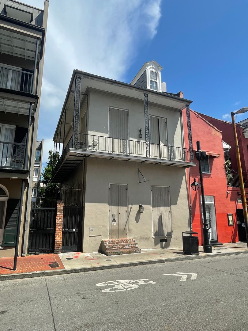 410 Dauphine Street