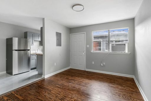 Renovated 1BD/1BA 2 Blocks off St Charles Ave. – photo 1