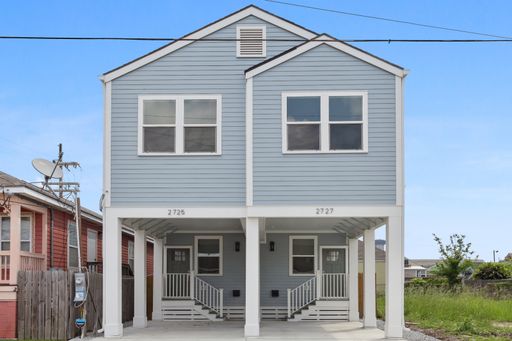 Newly Renovated 2BD/2.5BA with covered Driveway – photo 1