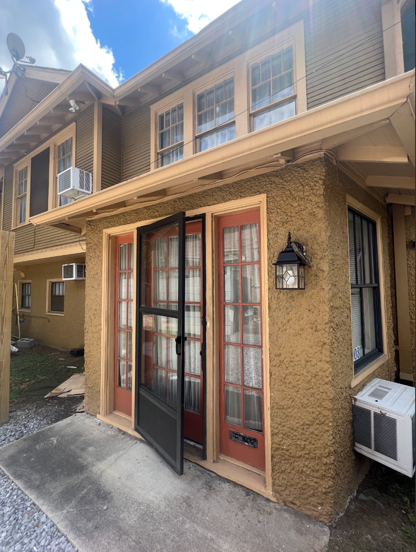 New Orleans Apartment: 1601 Broadway Street