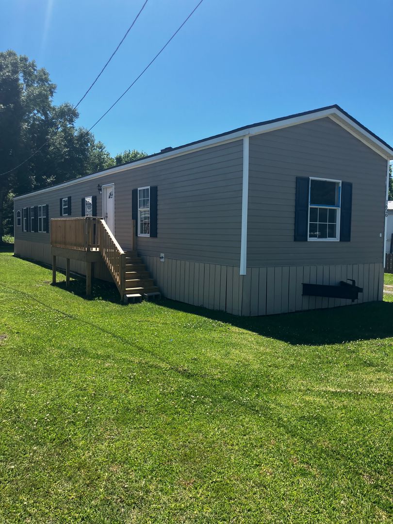 New Iberia House: 1626 Bradley Lane