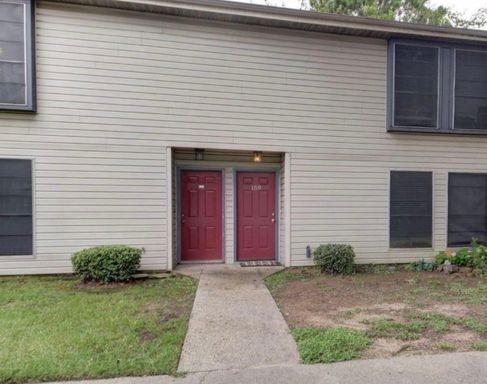 2 bed 1.5 Bath Townhouse – photo 1