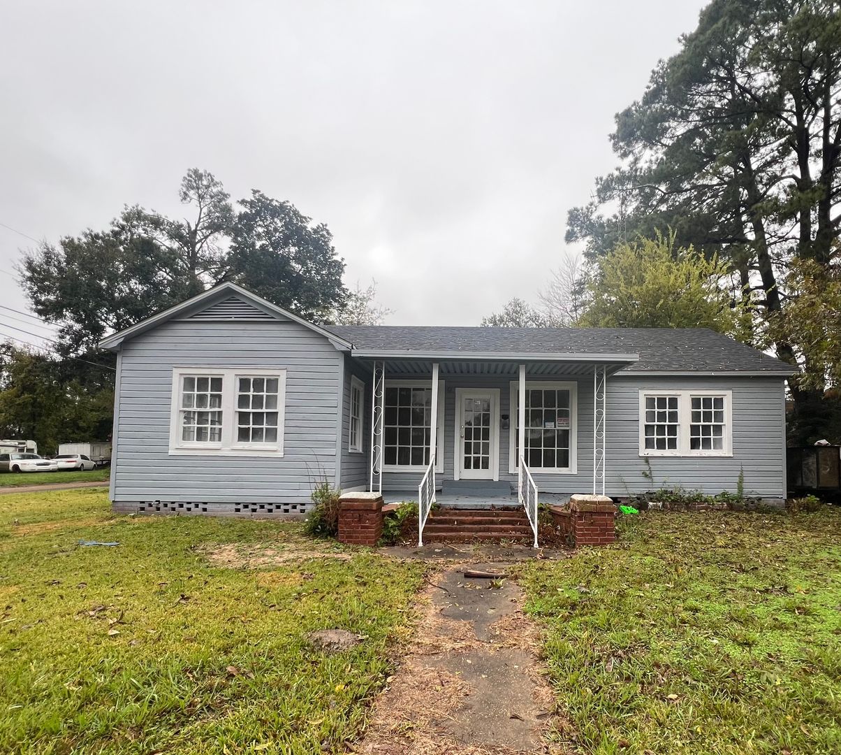 Opelousas House: 405 Rice Lane