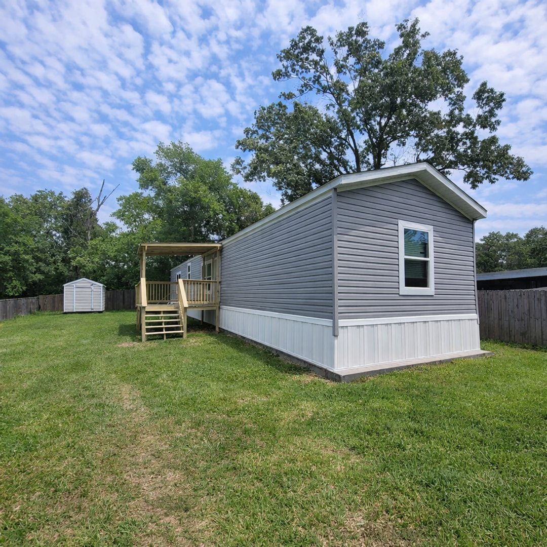 Abbeville House: 732 Parkview Dr