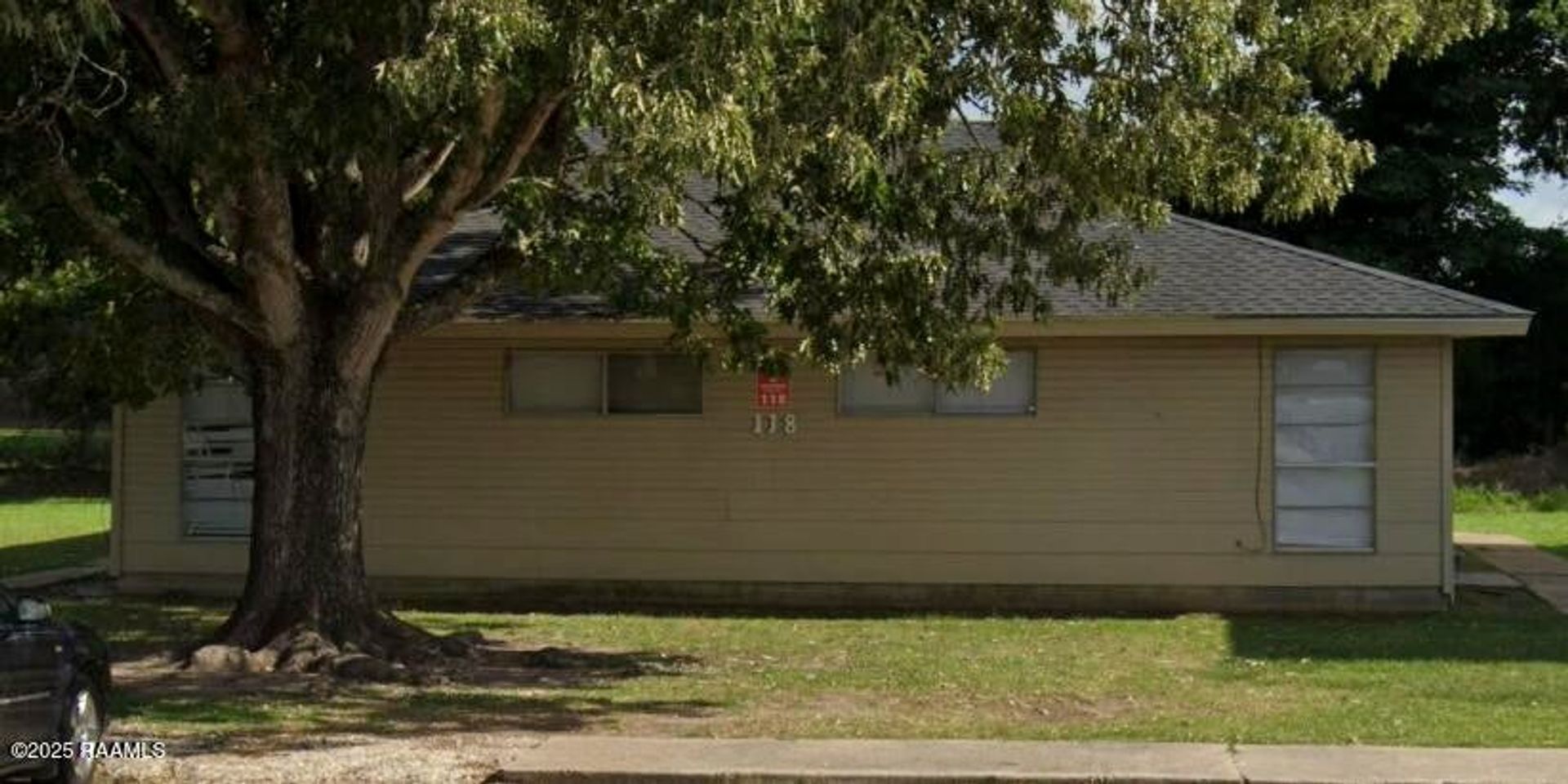 Duson Apartment: 118 N Marigny Circle