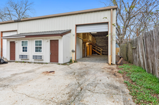 Office with warehouse – photo 1