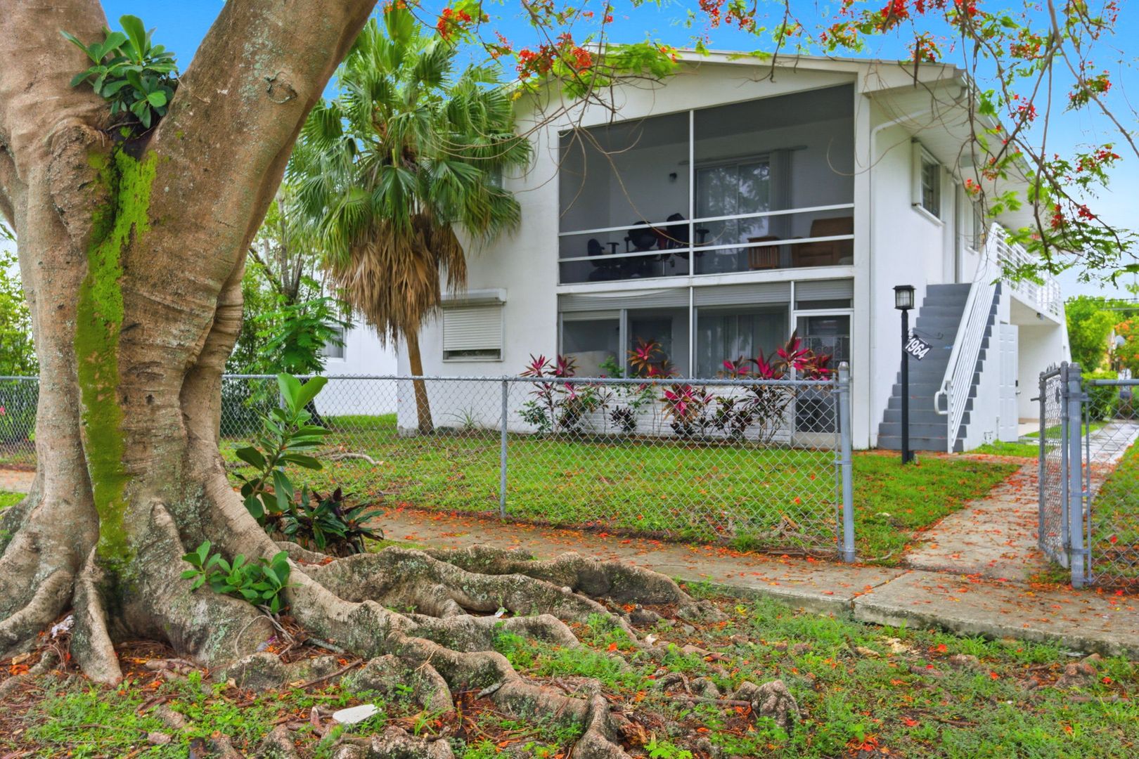 North Miami Beach Apartment: 1964 NE 172 ST