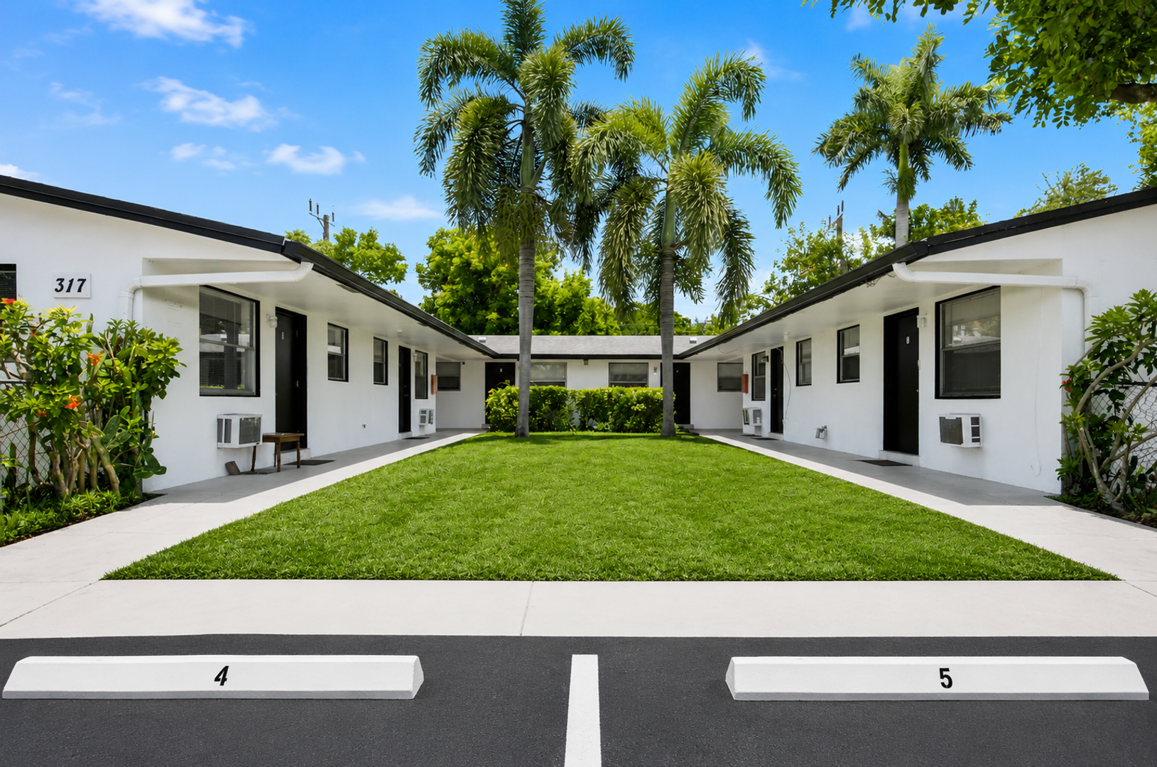 Hollywood Apartment: 317 N 61st Terr.
