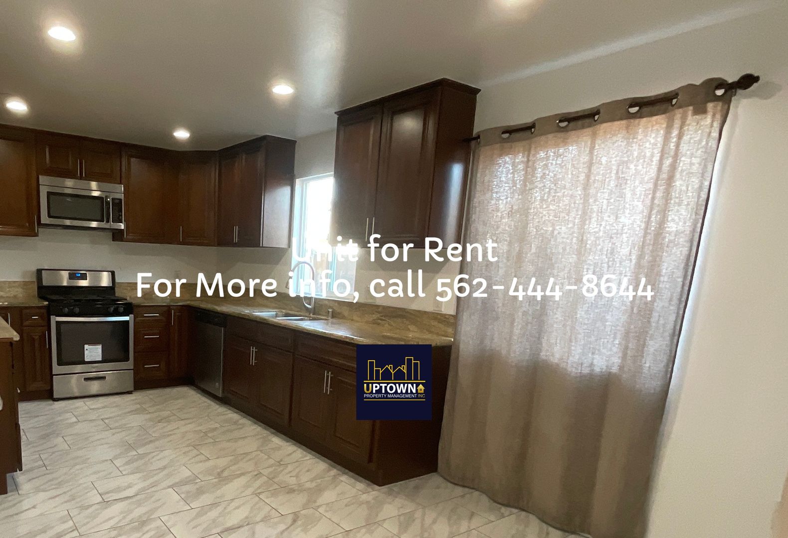 Paramount Apartment: 15158-15160 Orange ave