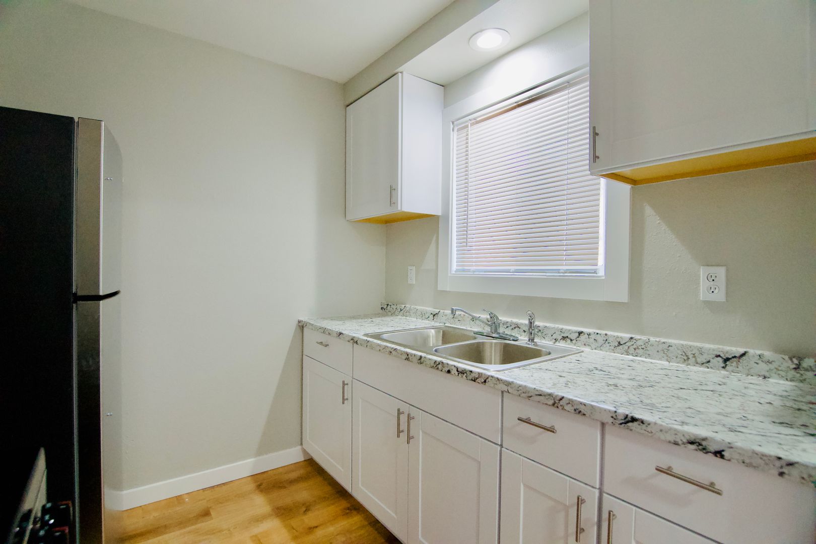 Cornelius Apartment: 522 N Adair St