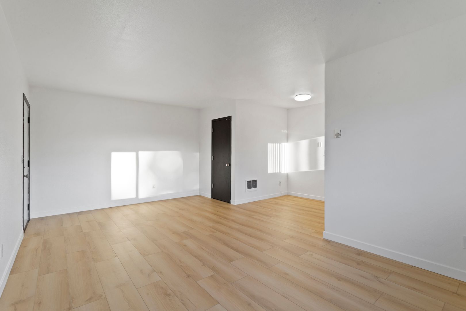 Portland Apartment: 1910 SE Stark St