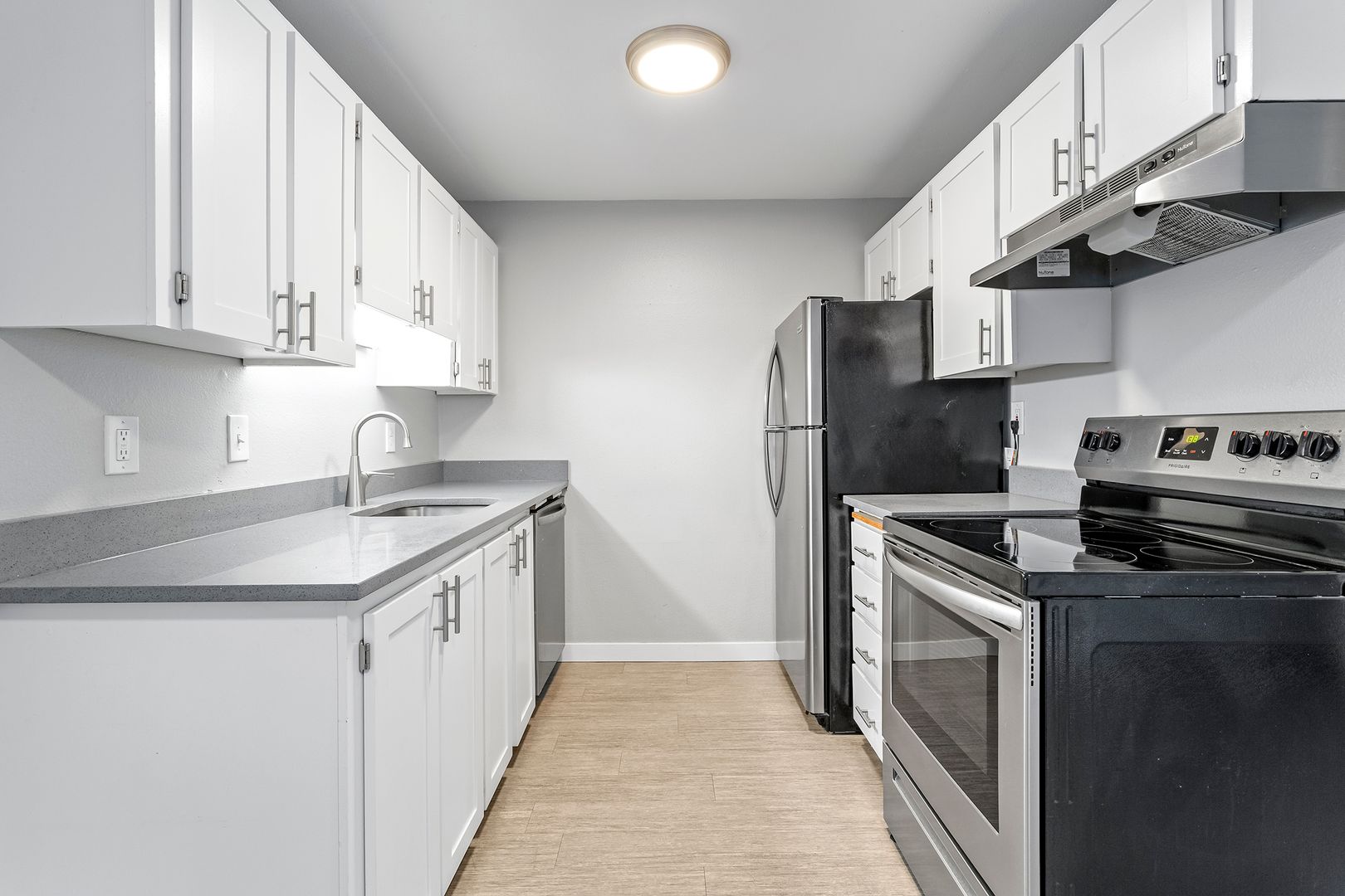 Portland Apartment: 6804-6838 N Richmond Ave
