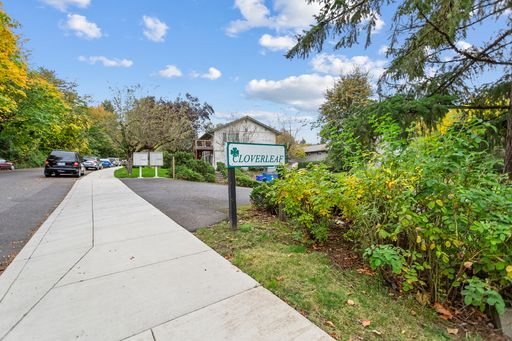 Ground Floor Hillsdale 2 bed 1 bath + Wood Floors + Assinged Parking – photo 1
