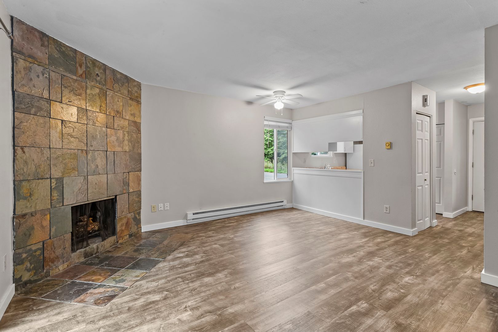 Portland Apartment: 3325-3331 SW Garden View Ave