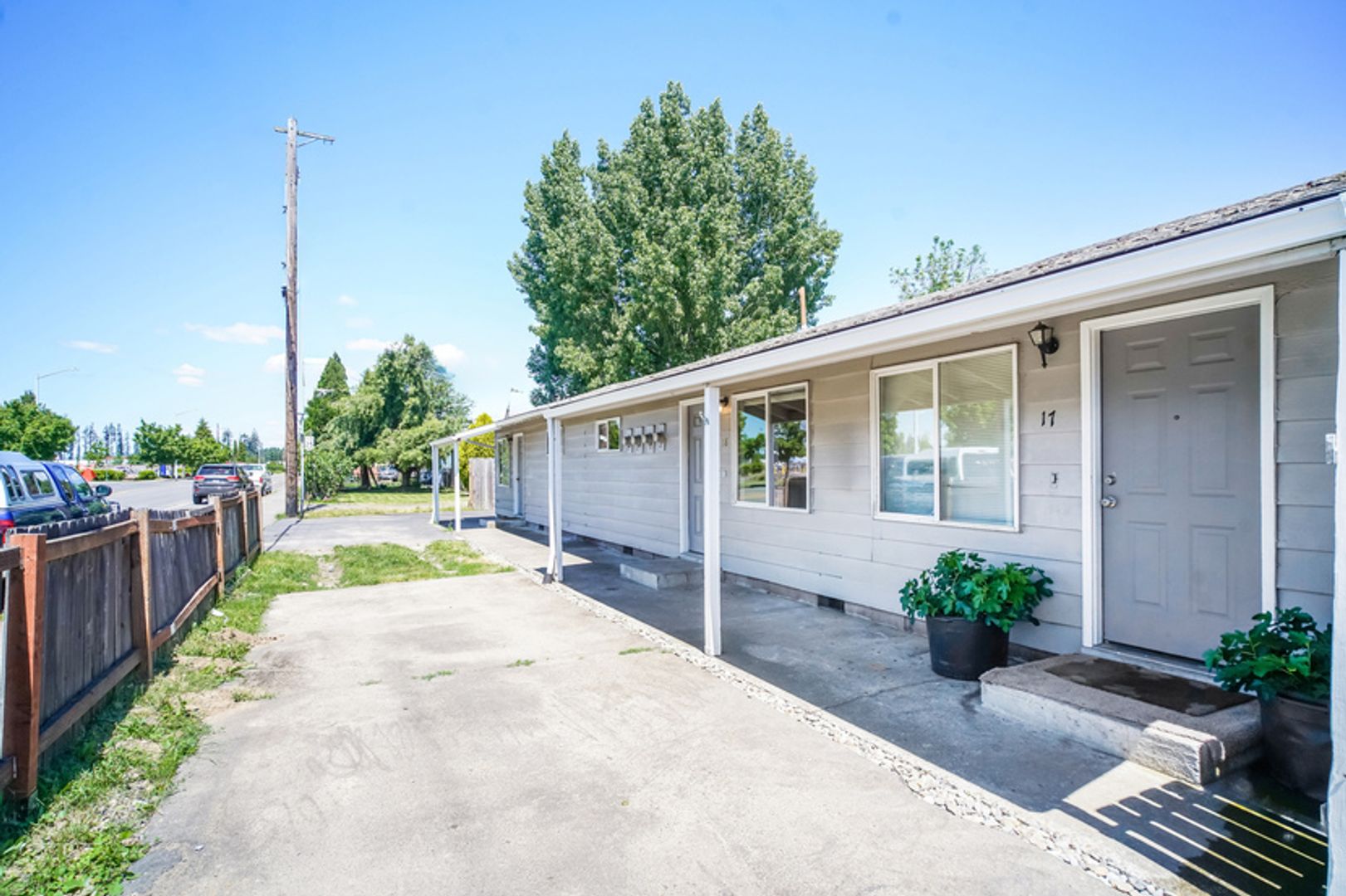Cornelius Apartment: 522 N Adair St