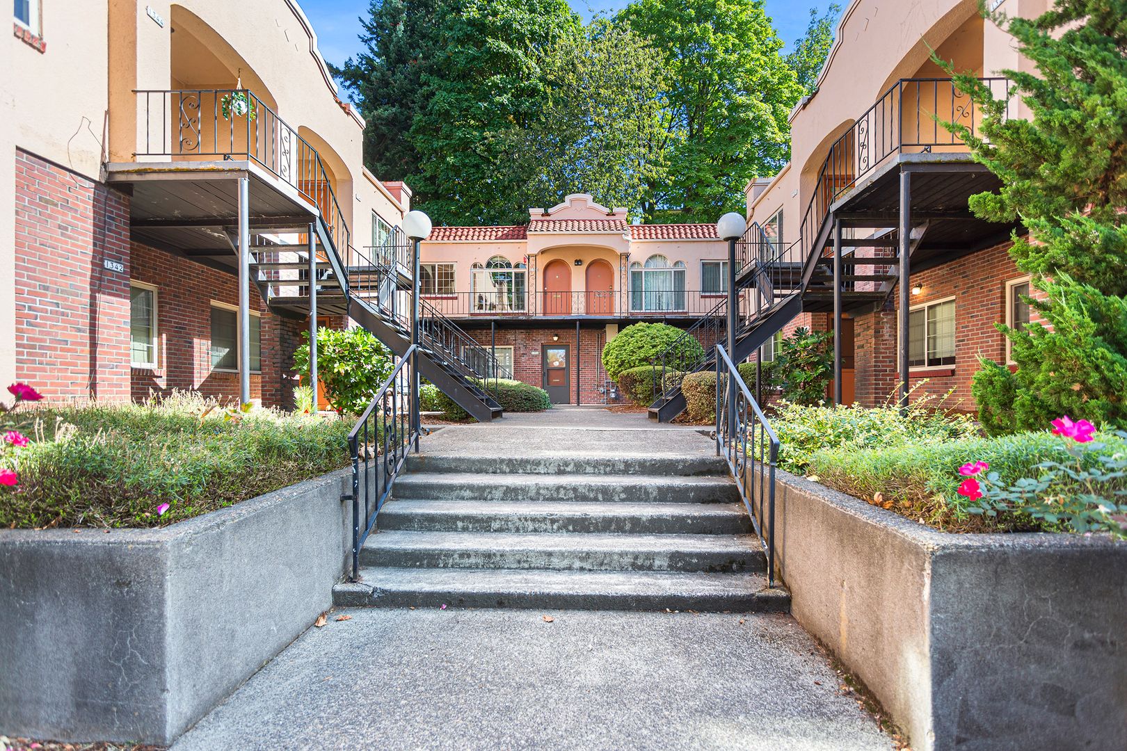 Portland Apartment: 1320-1344 NE 68th Ave